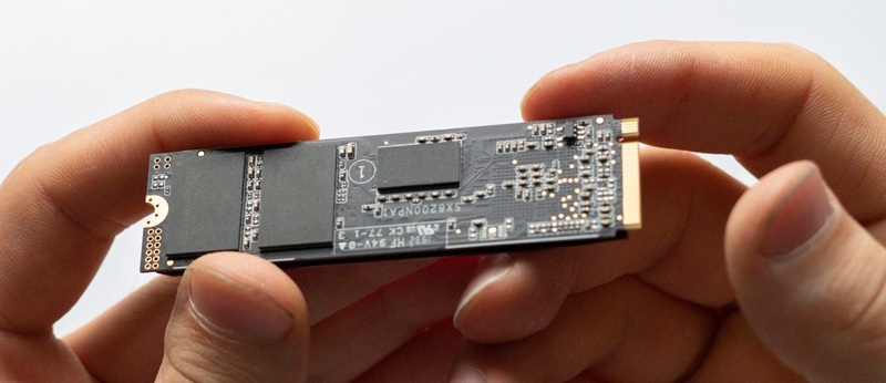 What Is NAND Flash? Architecture, Types, 3D NAND, and SSD Storage Behavior